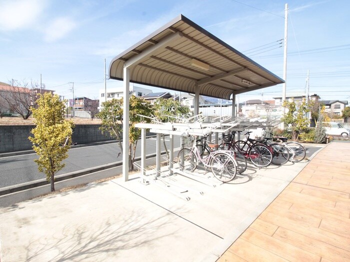 物件外観写真4　(駐輪場)