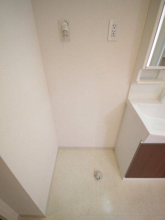 物件内観写真11　(洗濯機置場)