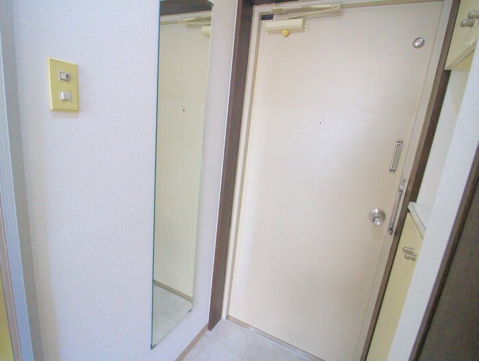 物件内観写真18　(玄関)