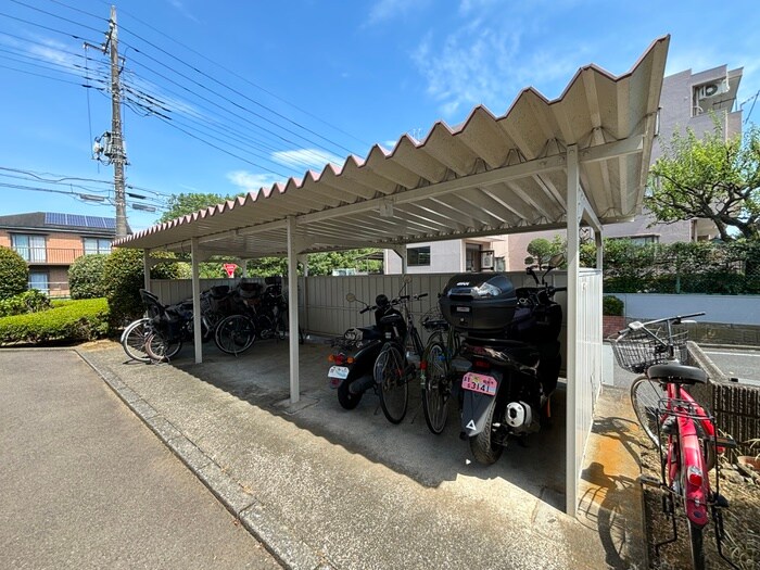 物件外観写真2　(駐輪場)