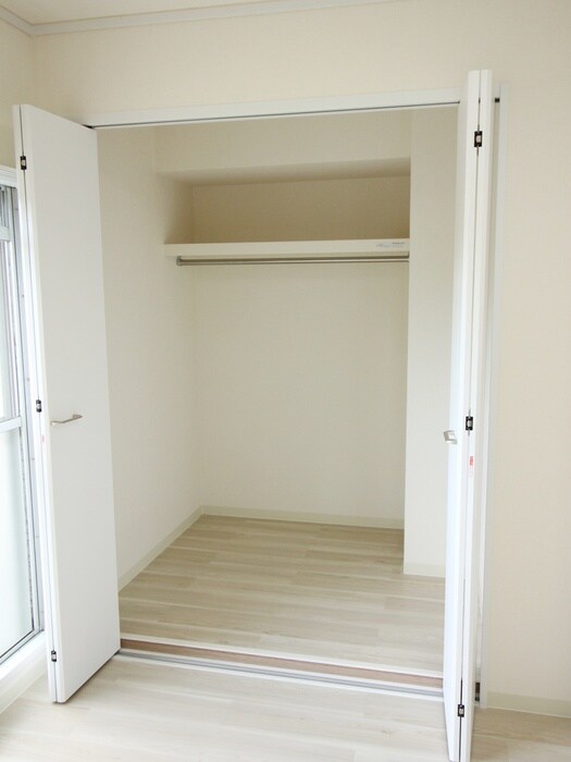 物件内観写真12　(収納)