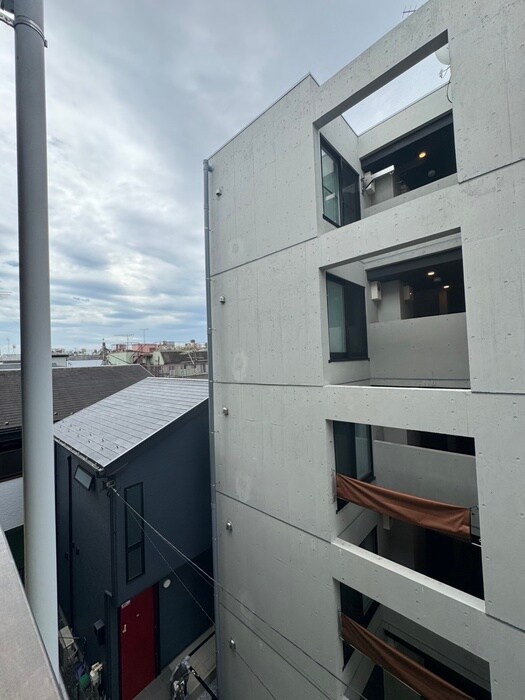 物件内観写真22　(室内からの展望)