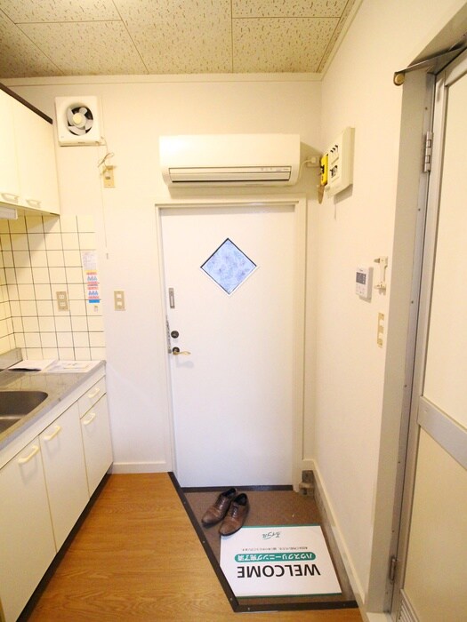 物件内観写真14　(玄関)