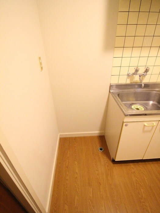 物件内観写真16　(洗濯機置場)