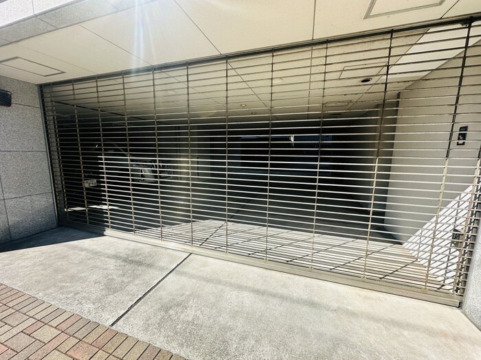 物件外観写真3　(駐車場)