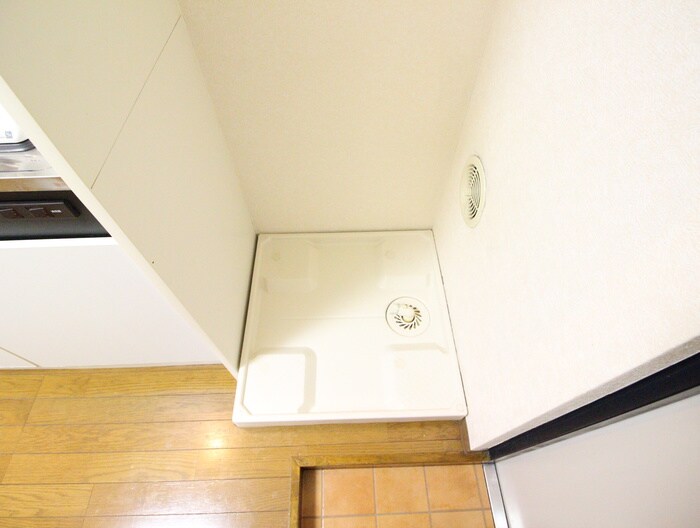 物件内観写真12　(洗濯機置場)