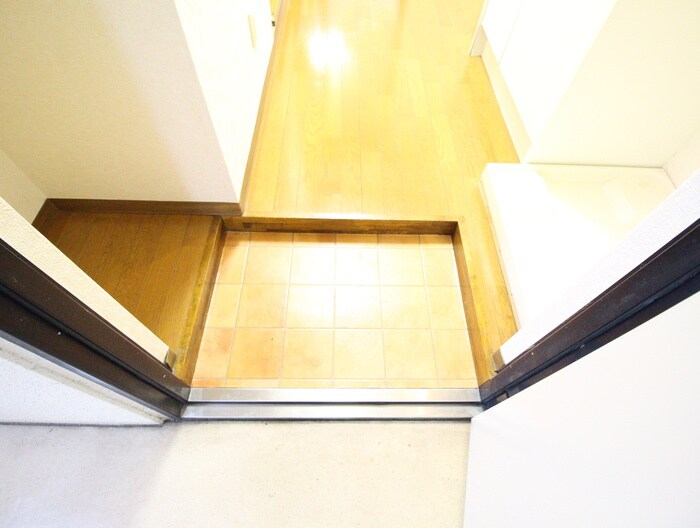 物件内観写真16　(玄関)