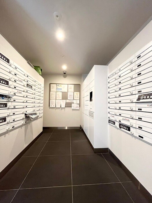 物件外観写真4　(エントランス部分)