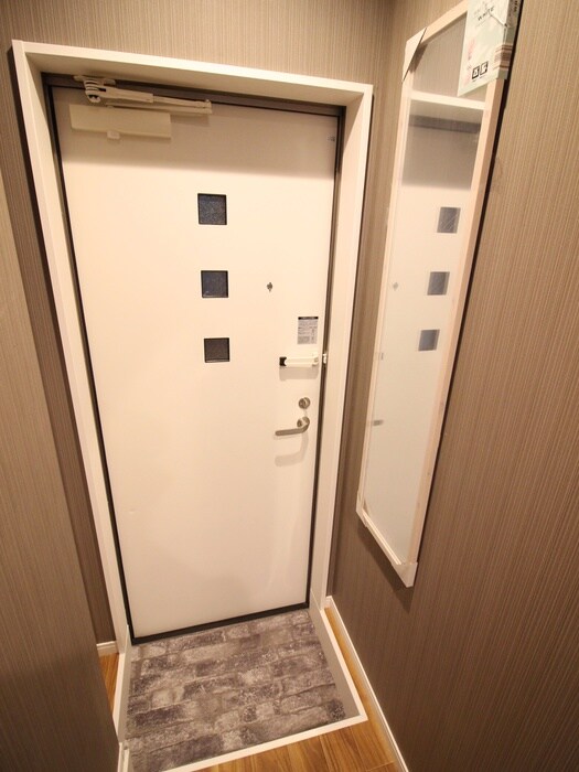物件内観写真15　(玄関)