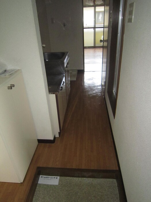 物件内観写真13　(玄関)