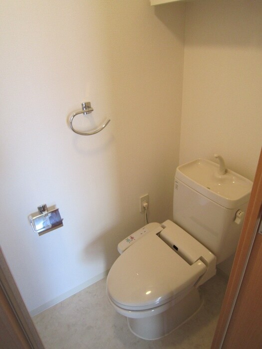 物件内観写真15　(トイレ)