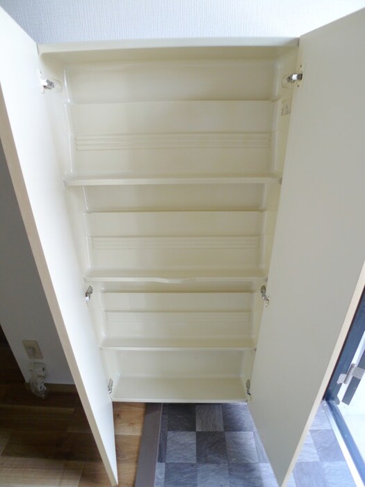 物件内観写真14　(玄関)