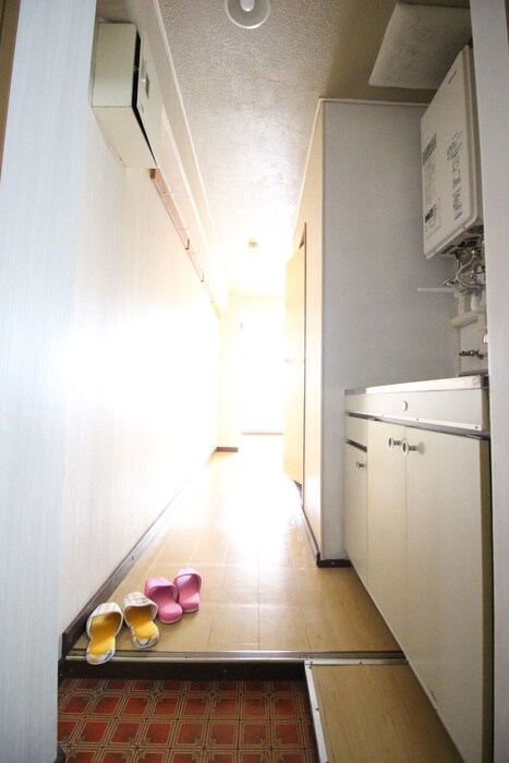 物件内観写真10　(玄関)