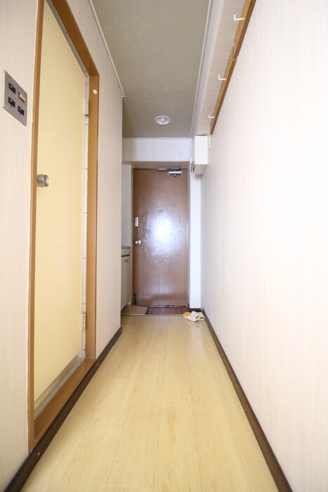 物件内観写真12　(廊下)