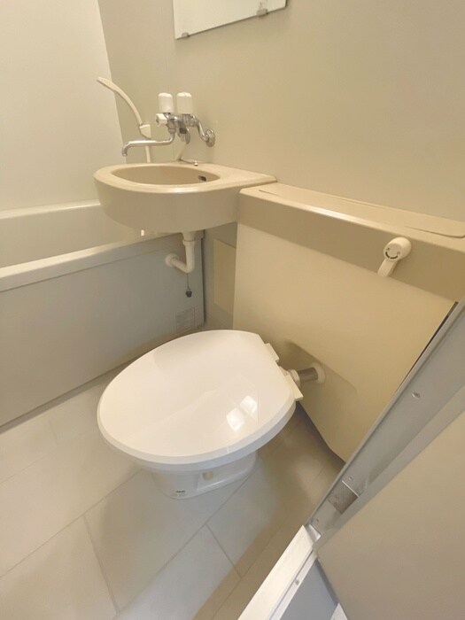 物件内観写真14　(トイレ)