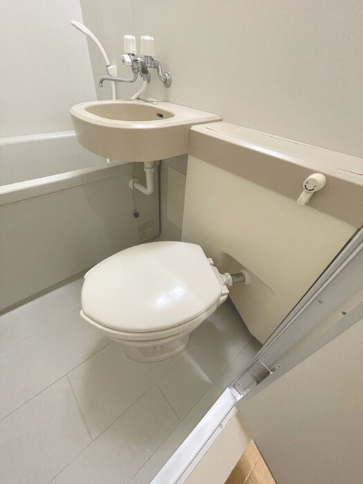 物件内観写真14　(トイレ)