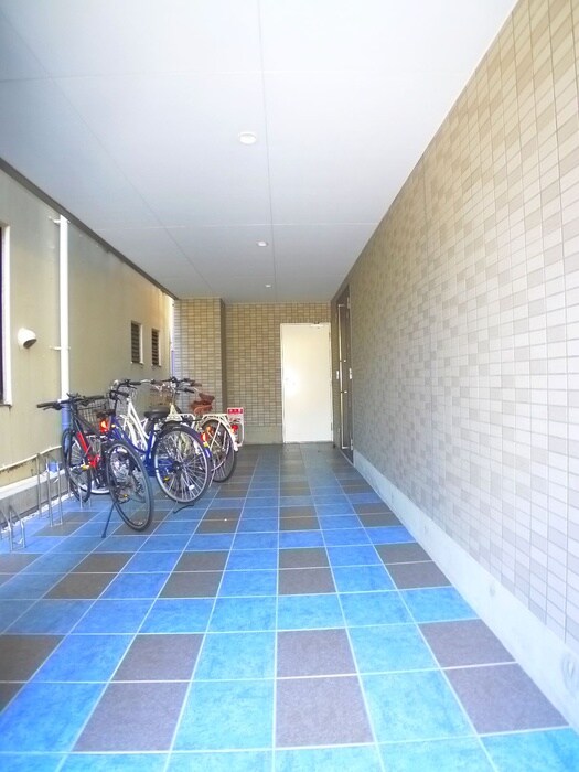 物件外観写真6　(駐輪場)