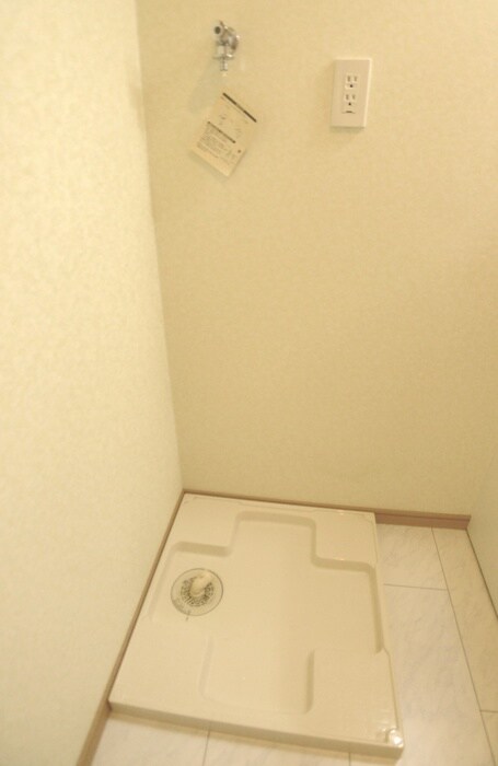 物件内観写真17　(洗濯機置場)