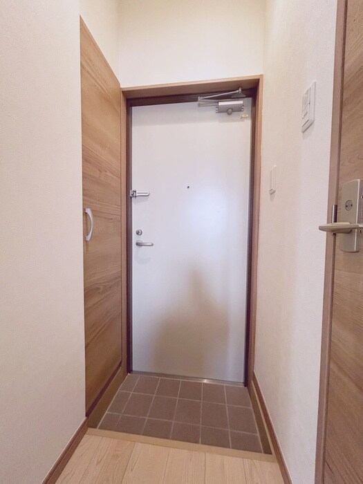 物件内観写真17　(玄関)