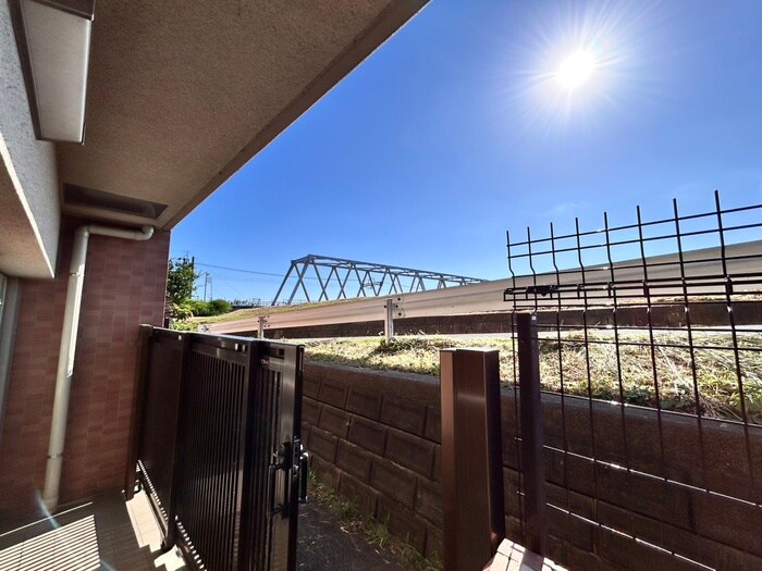 物件内観写真21　(室内からの展望)