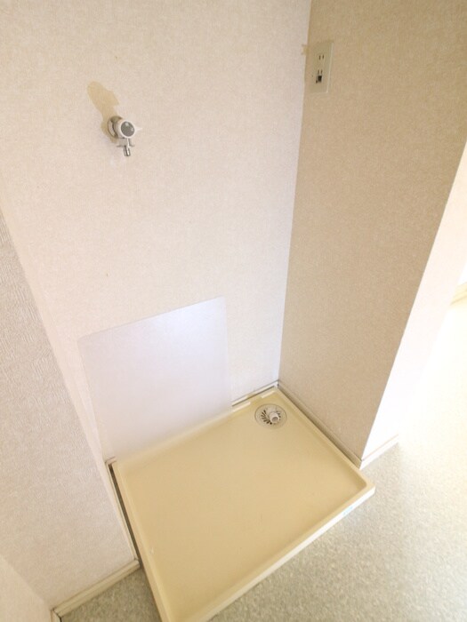 物件内観写真13　(洗濯機置場)