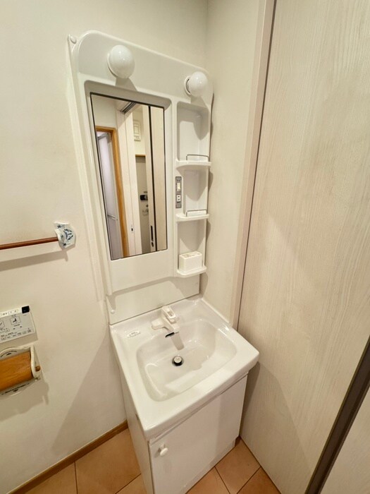 物件内観写真11　(洗面)