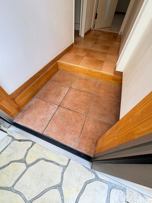 物件内観写真18　(玄関)