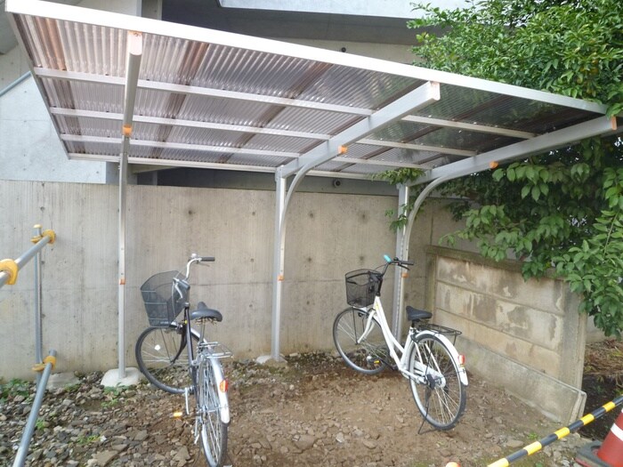 物件外観写真3　(駐輪場)