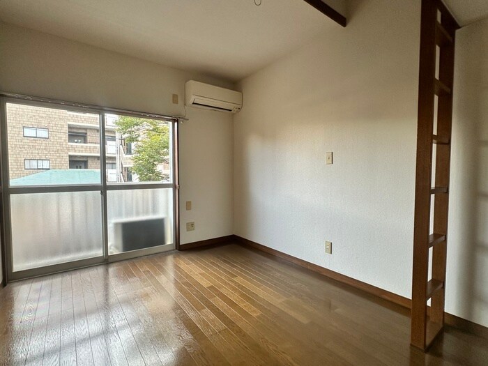 物件内観写真3　(居室)