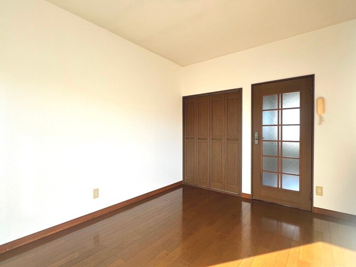物件内観写真4　(居室)
