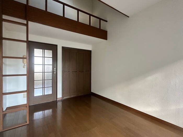物件内観写真4　(居室)