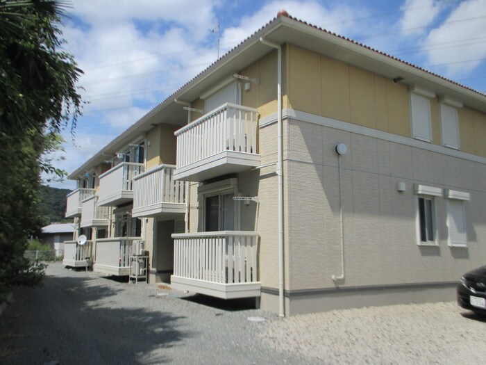 物件外観写真2　(外観写真)