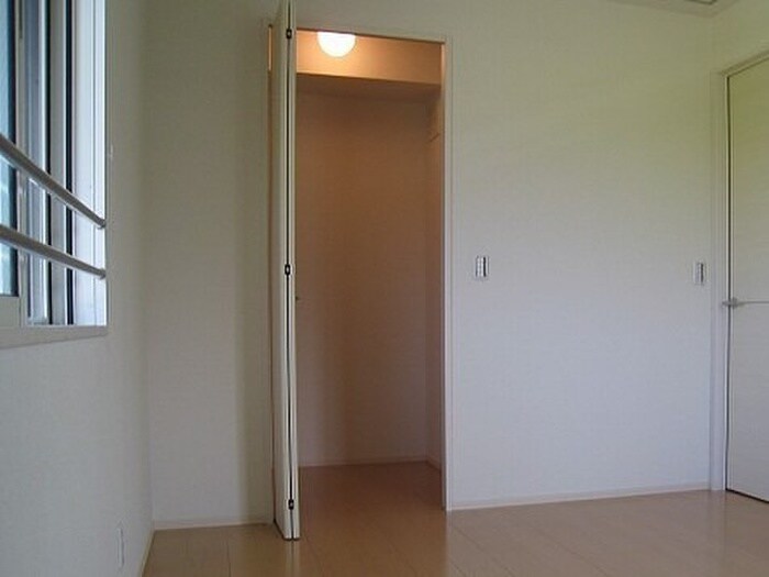 物件内観写真15　(収納)