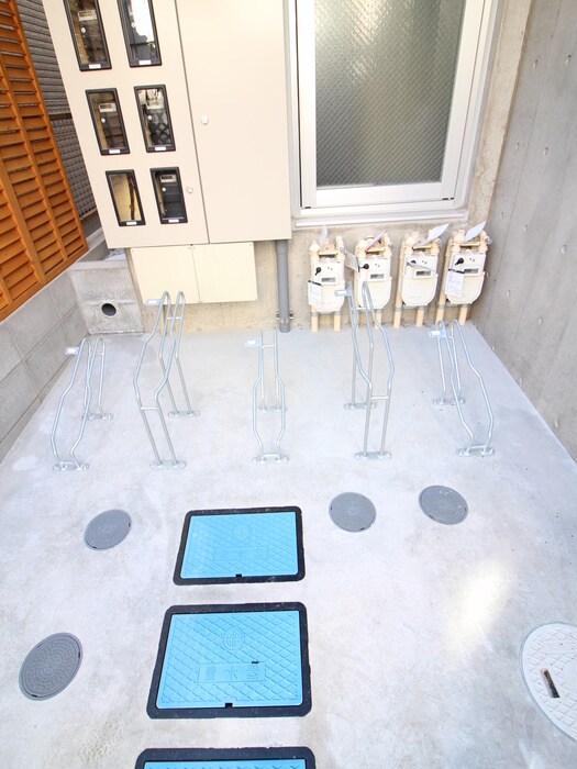 物件外観写真5　(駐輪場)