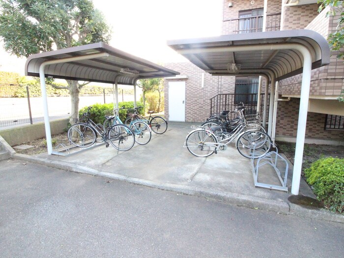 物件外観写真6　(駐輪場)