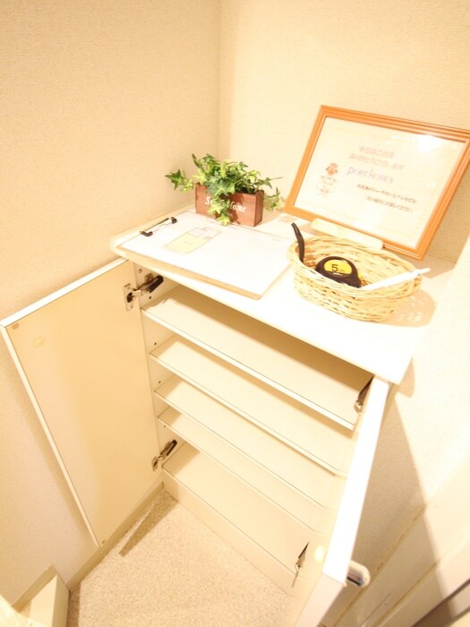 物件内観写真13　(靴箱)