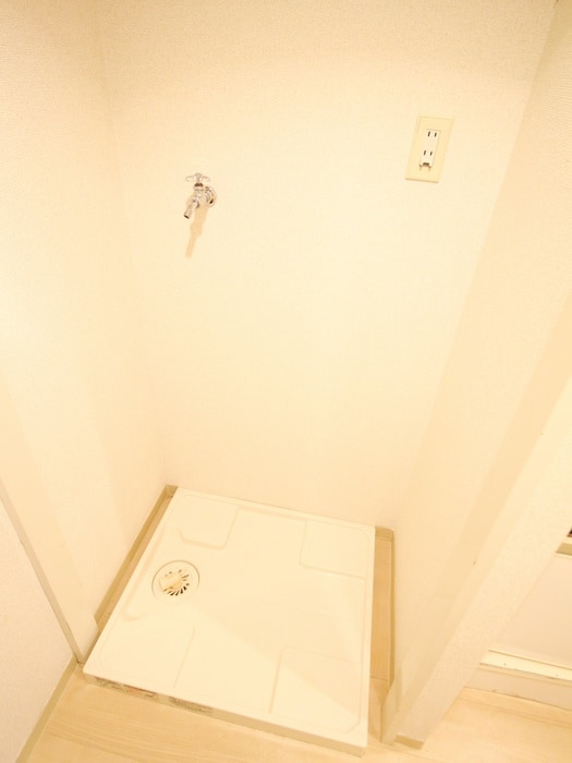 物件内観写真15　(洗濯機置場)