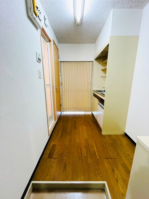 物件内観写真11　(玄関)