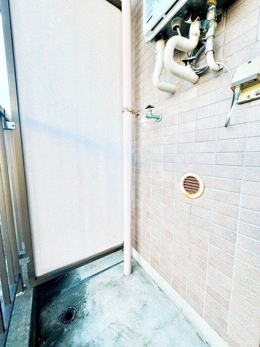 物件内観写真13　(洗濯機置場)