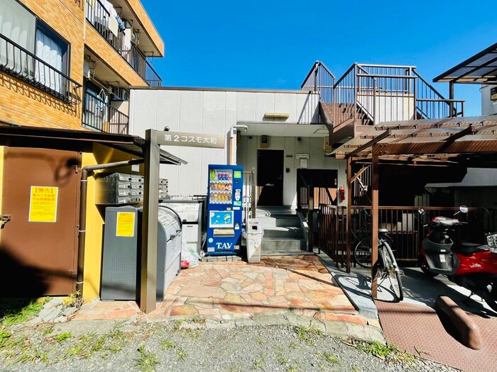 物件外観写真2　(エントランス部分)