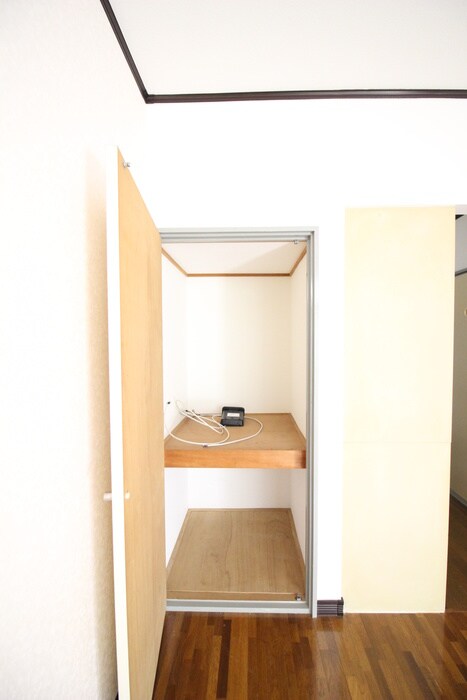 物件内観写真12　(収納)