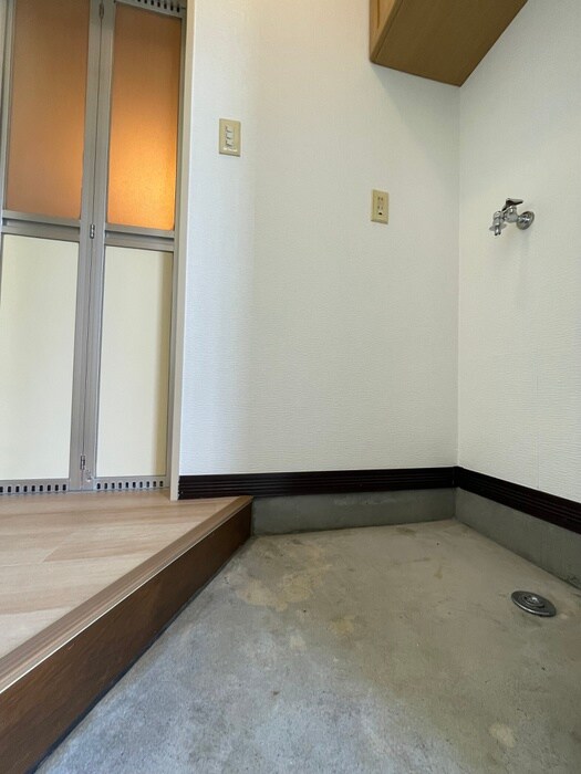 物件内観写真14　(玄関)