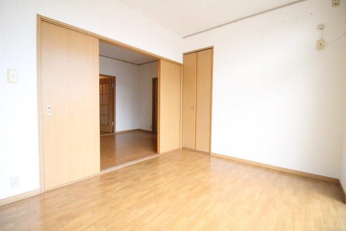 物件内観写真8　(居室)