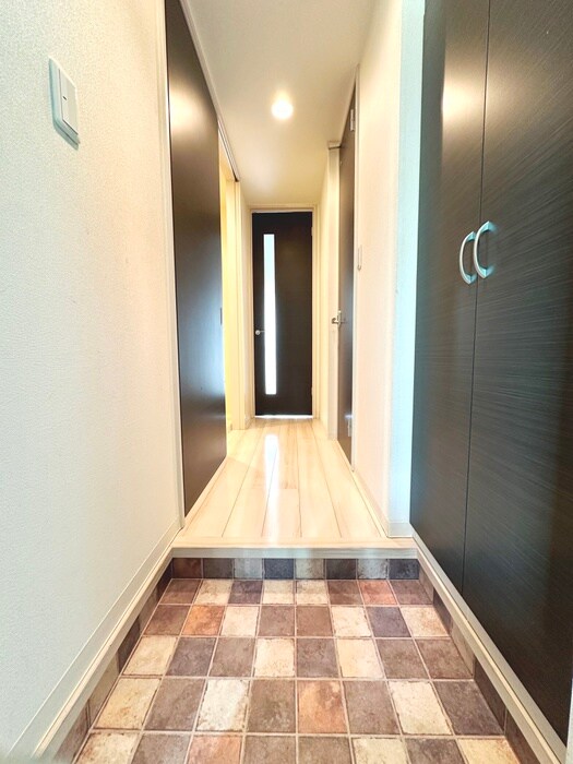 物件内観写真16　(玄関)