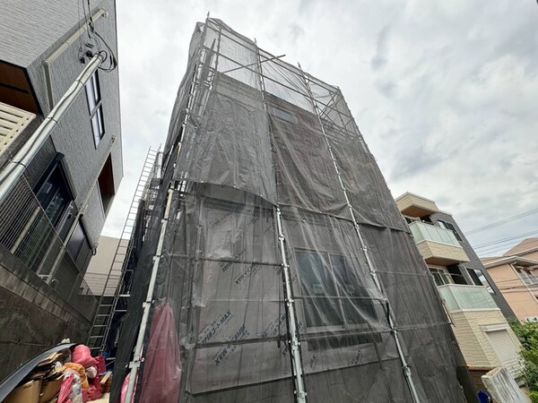 建築中