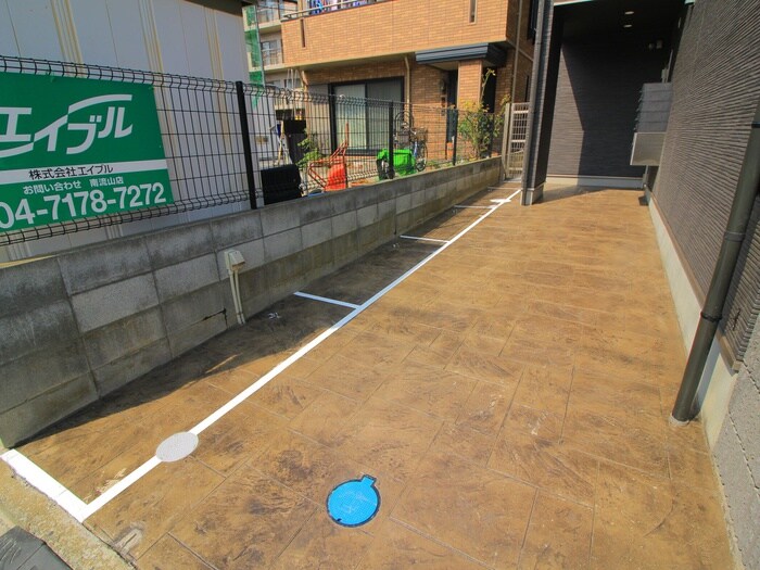 物件外観写真3　(駐輪場)