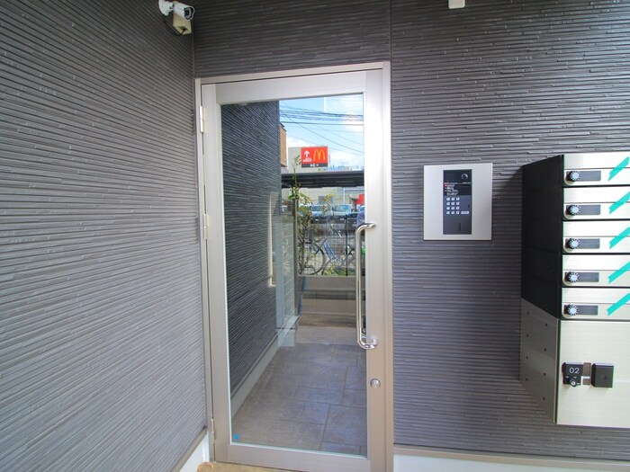 物件外観写真5　(エントランス部分)