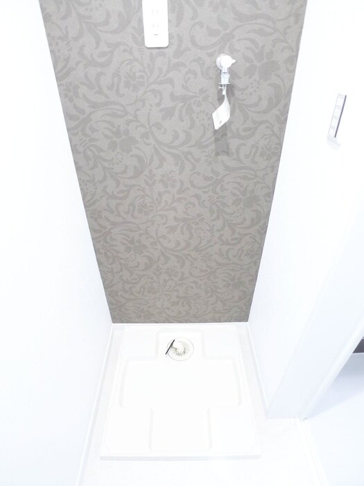 物件内観写真18　(洗濯機置場)