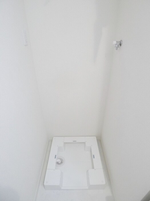 物件内観写真12　(洗濯機置場)