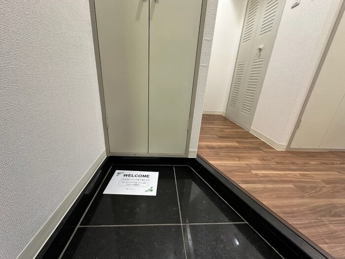 物件内観写真14　(玄関)